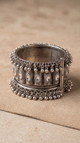 Royal Oxidised Stone Cuff Bracelet